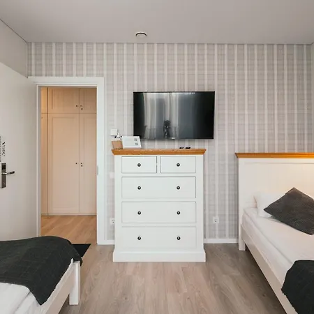 J14a I & Automated Self Check-in 3*