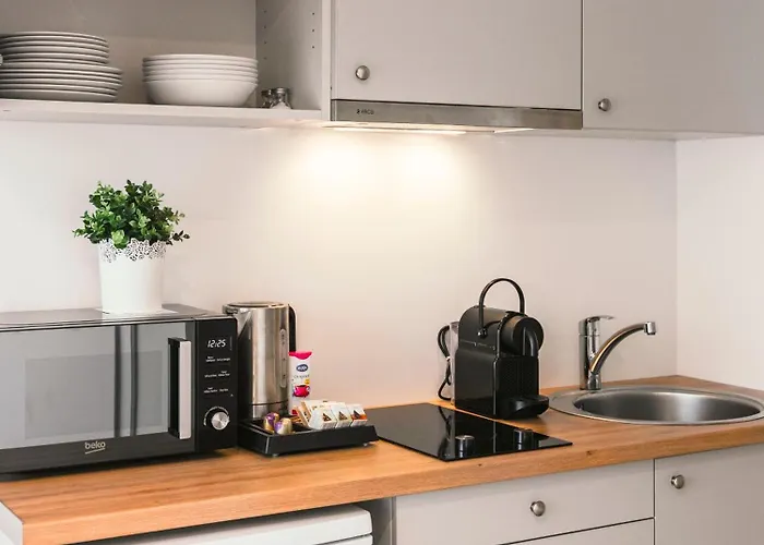 J14a I & Automated Self Check-in 3*