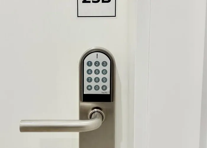 J14a I & Automated Self Check-in Lejlighedshotel